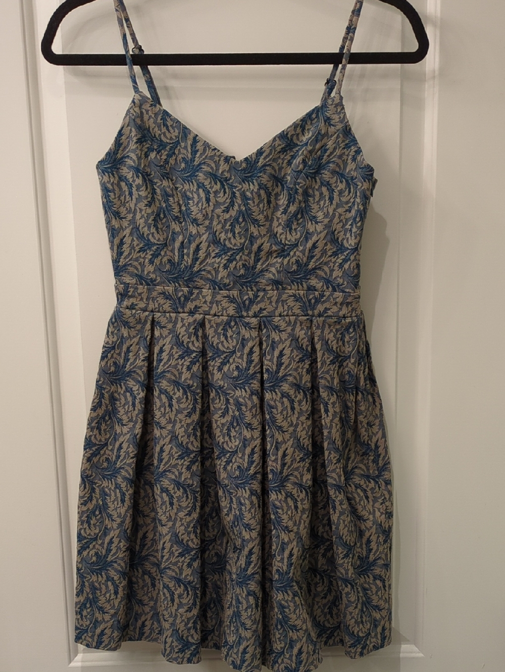 Sakura Blue and Cream Leaf-Pattern Mini Dress